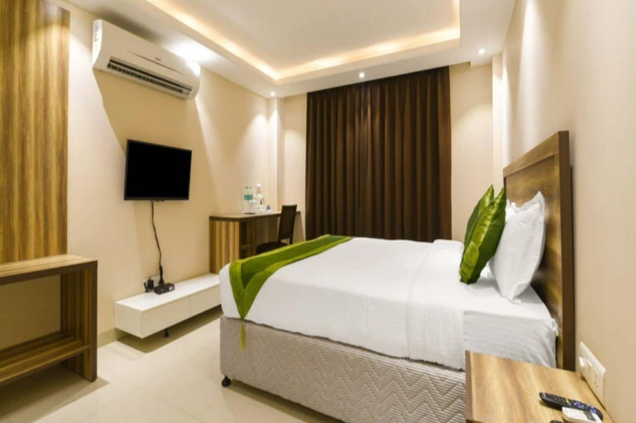 Treebo Iffco Chowk Gurgaon Eksteriør billede